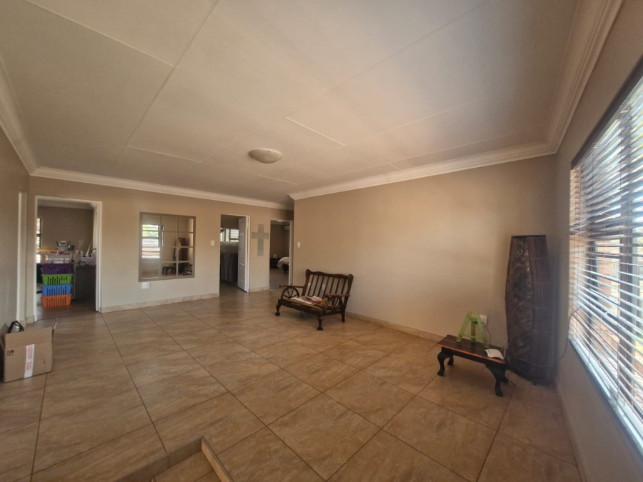 5 Bedroom Property for Sale in Kathu Northern Cape